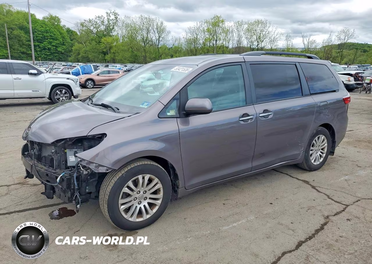 2016 Toyota Sienna Xle 8-Passenger