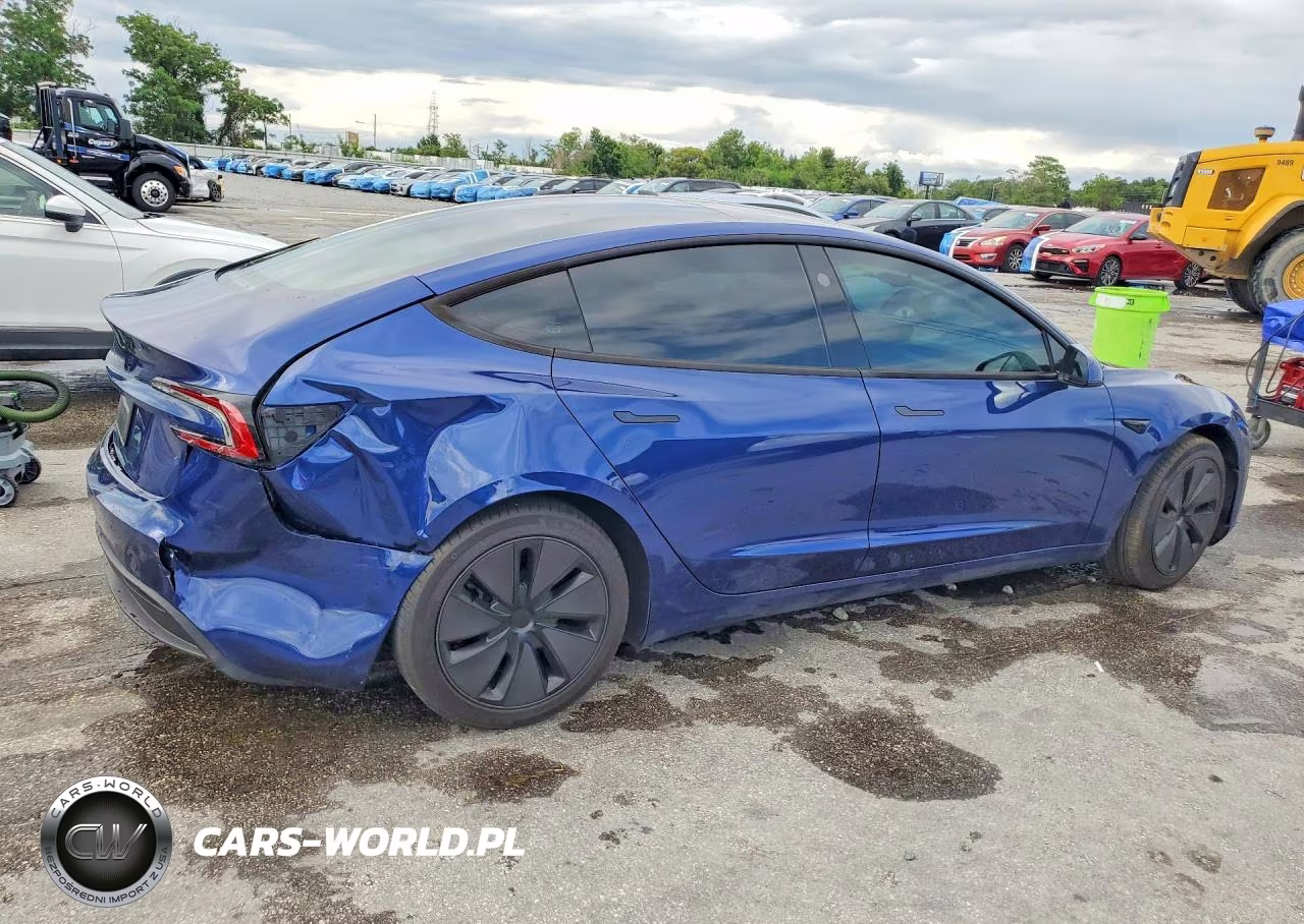 2025 Tesla Model 3 VIN:5YJ3E1EA8SF951735 - 3