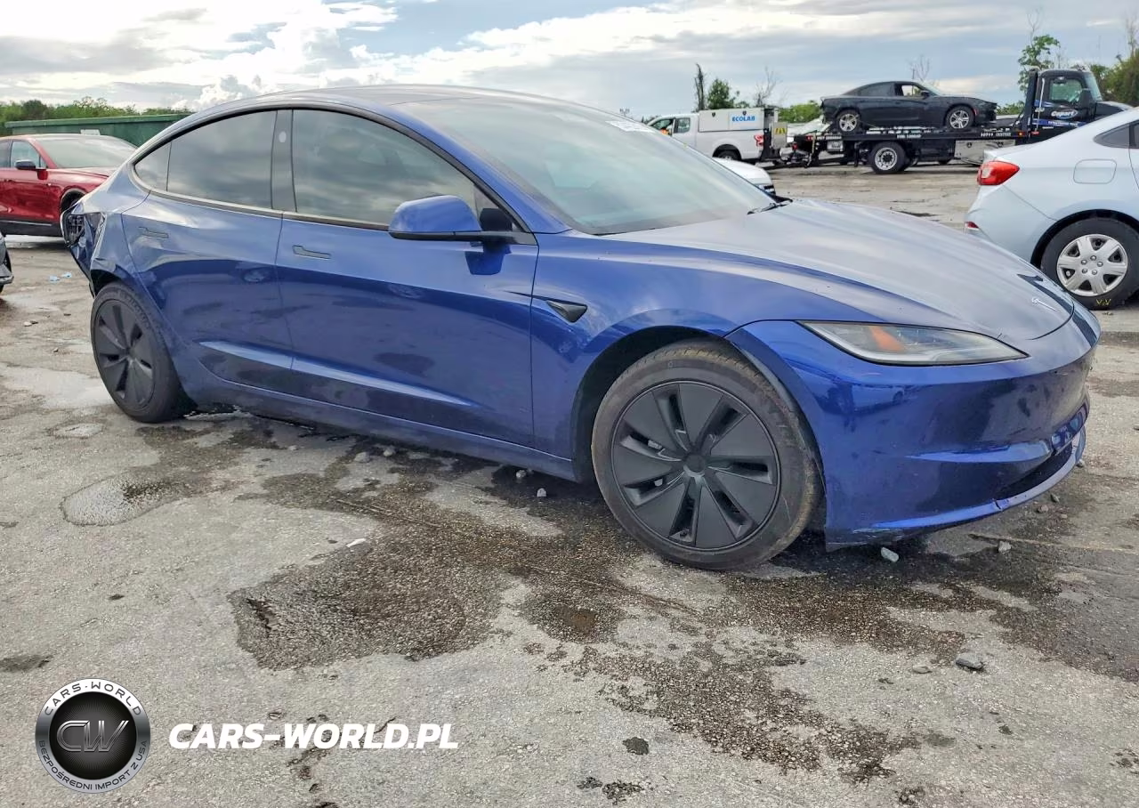 2025 Tesla Model 3 VIN:5YJ3E1EA8SF951735 - 4