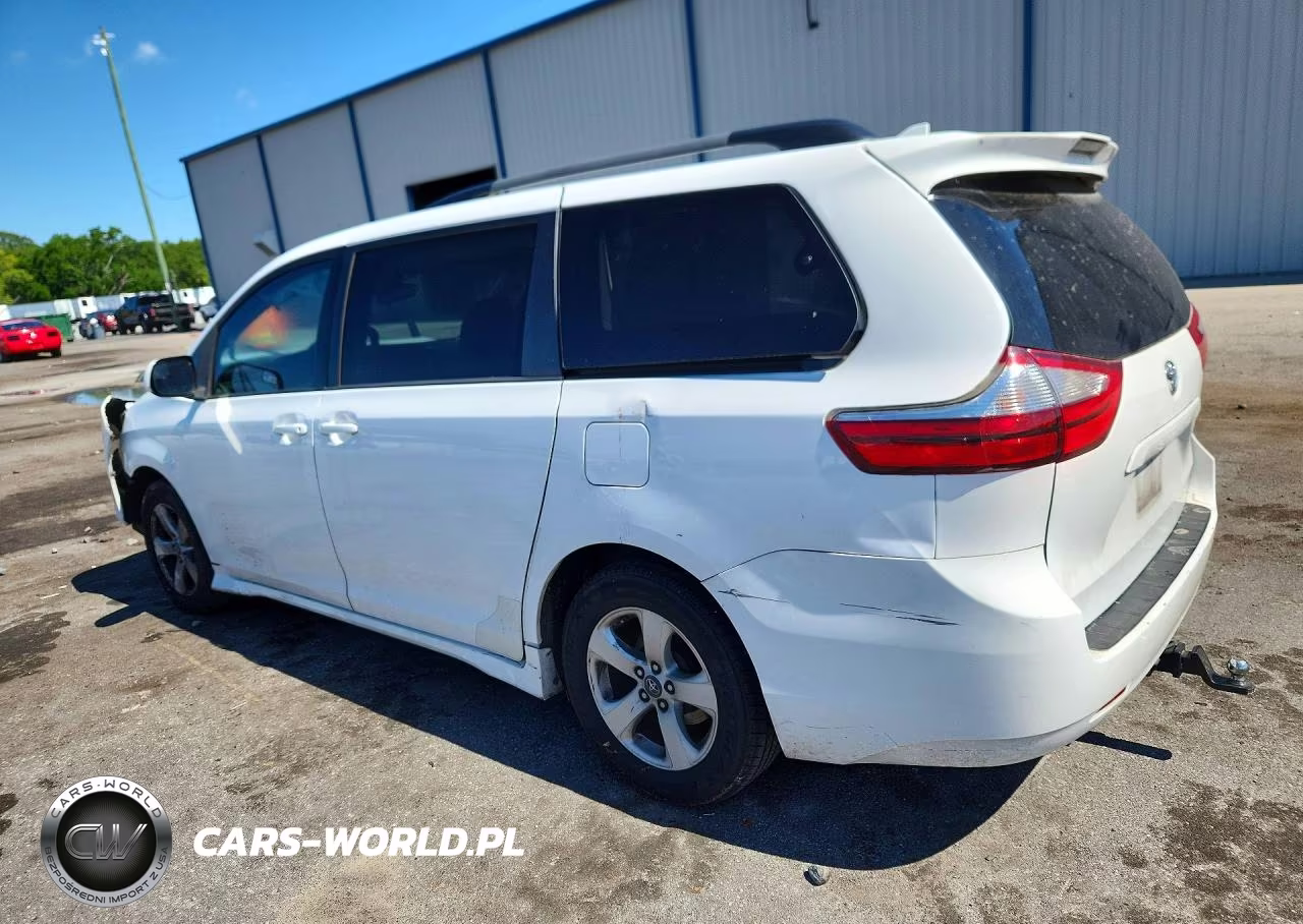 2018 Toyota Sienna Le VIN:5TDKZ3DC2JS963677 - 2