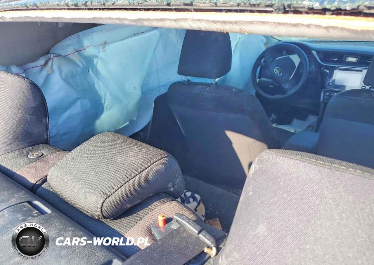 2018 Toyota Corolla Le VIN:5YFBURHE7JP840821 - 10