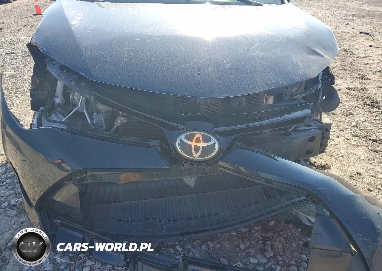 2018 Toyota Corolla Le VIN:5YFBURHE7JP840821 - 11