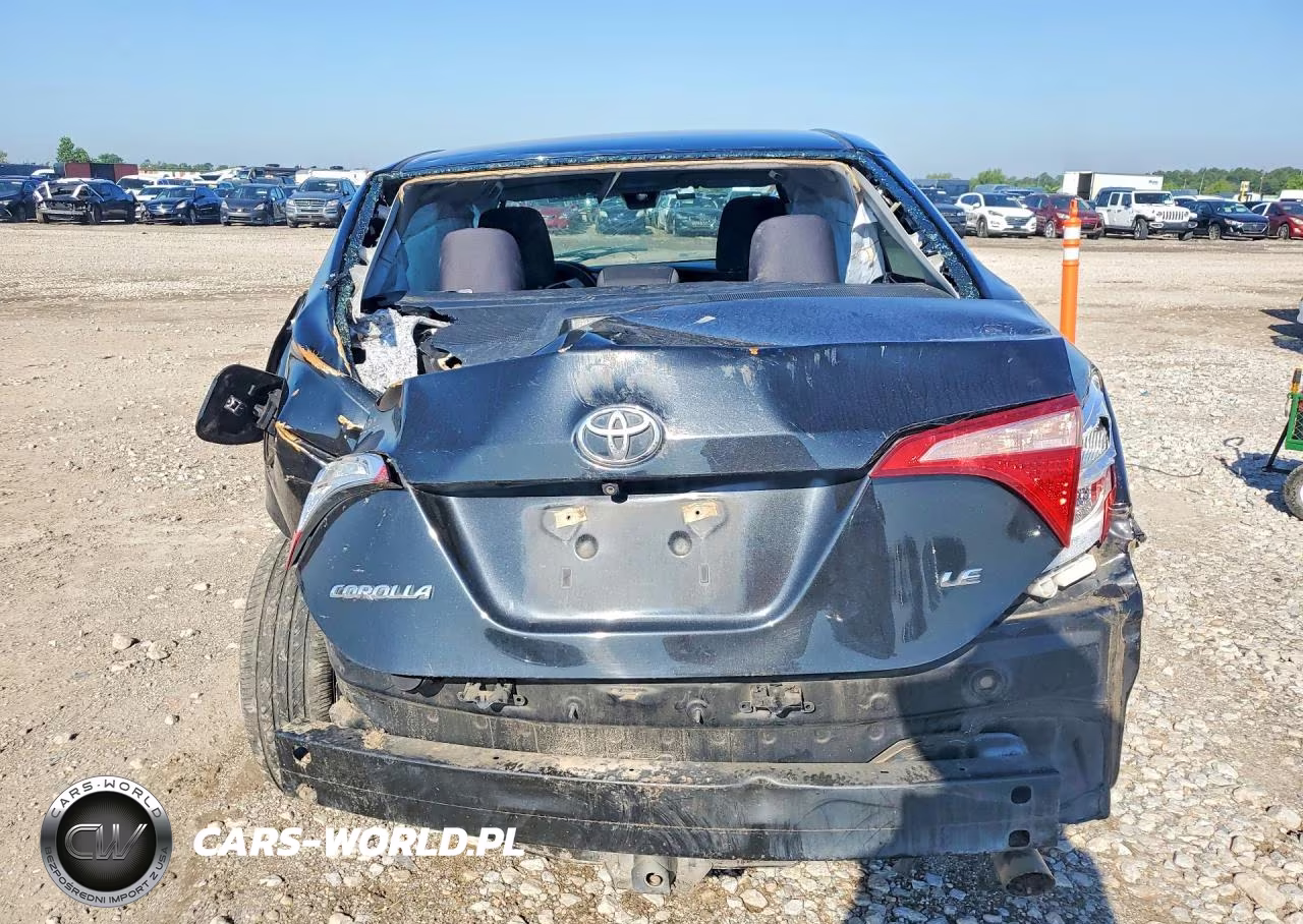 2018 Toyota Corolla Le VIN:5YFBURHE7JP840821 - 6