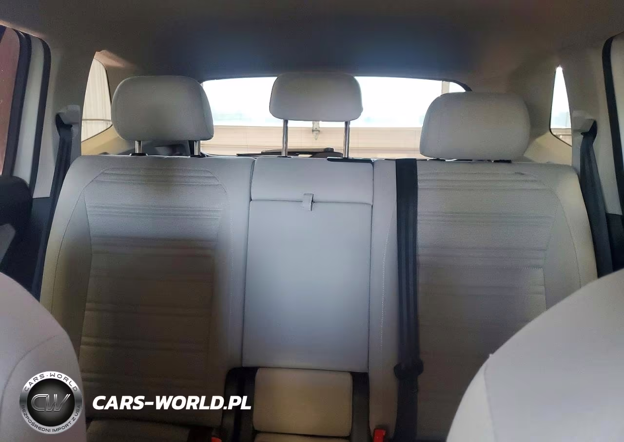 2024 Volkswagen Tiguan S VIN:3VVFB7AX0RM136455 - 10