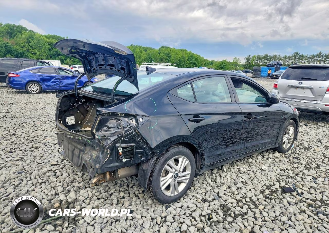 2020 Hyundai Elantra Sel VIN:5NPD84LF0LH592458 - 3