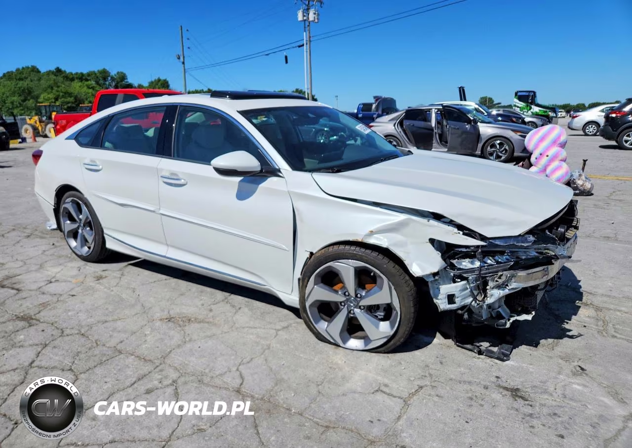 2018 Honda Accord Touring VIN:1HGCV1F97JA043788 - 4