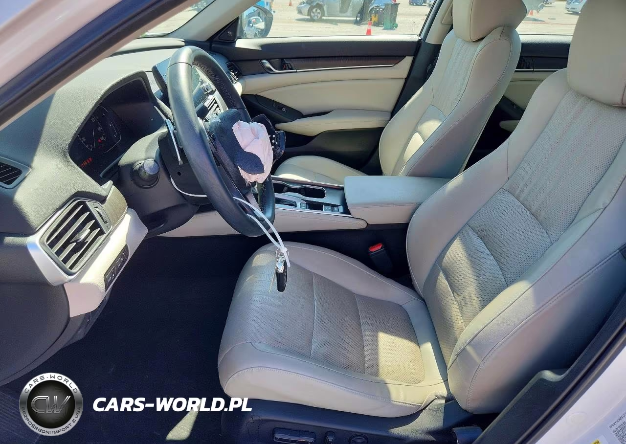 2018 Honda Accord Touring VIN:1HGCV1F97JA043788 - 7