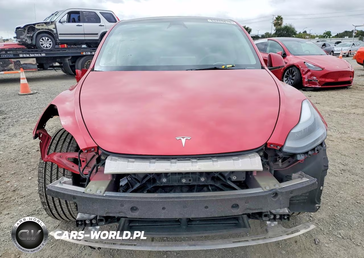 2023 Tesla Model Y VIN:7SAYGDEE4PF882041 - 5