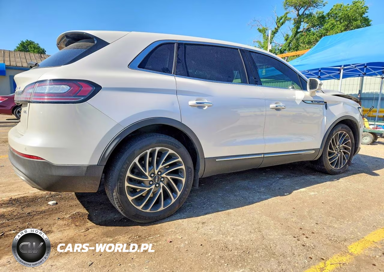 2019 Lincoln Nautilus Reserve VIN:2LMPJ8LP6KBL22775 - 3