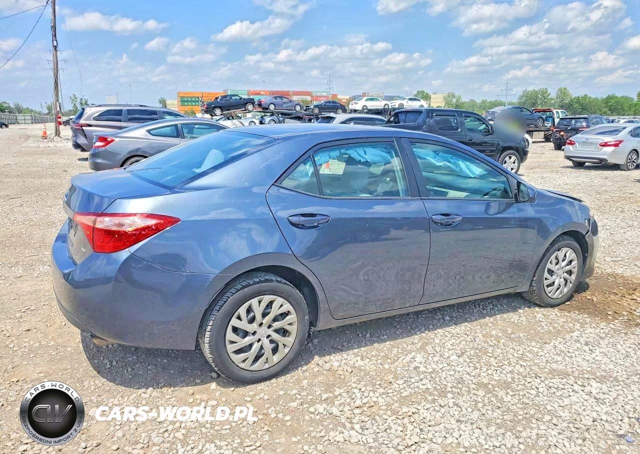2019 Toyota Corolla Le VIN:2T1BURHE1KC202615 - 3