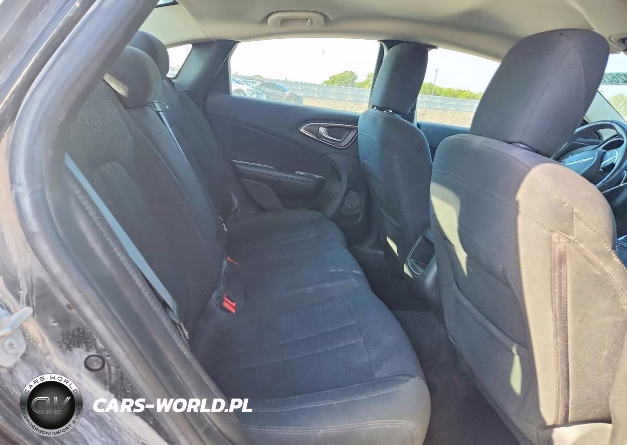 2015 Chrysler 200 Limited VIN:1C3CCCABXFN648063 - 10