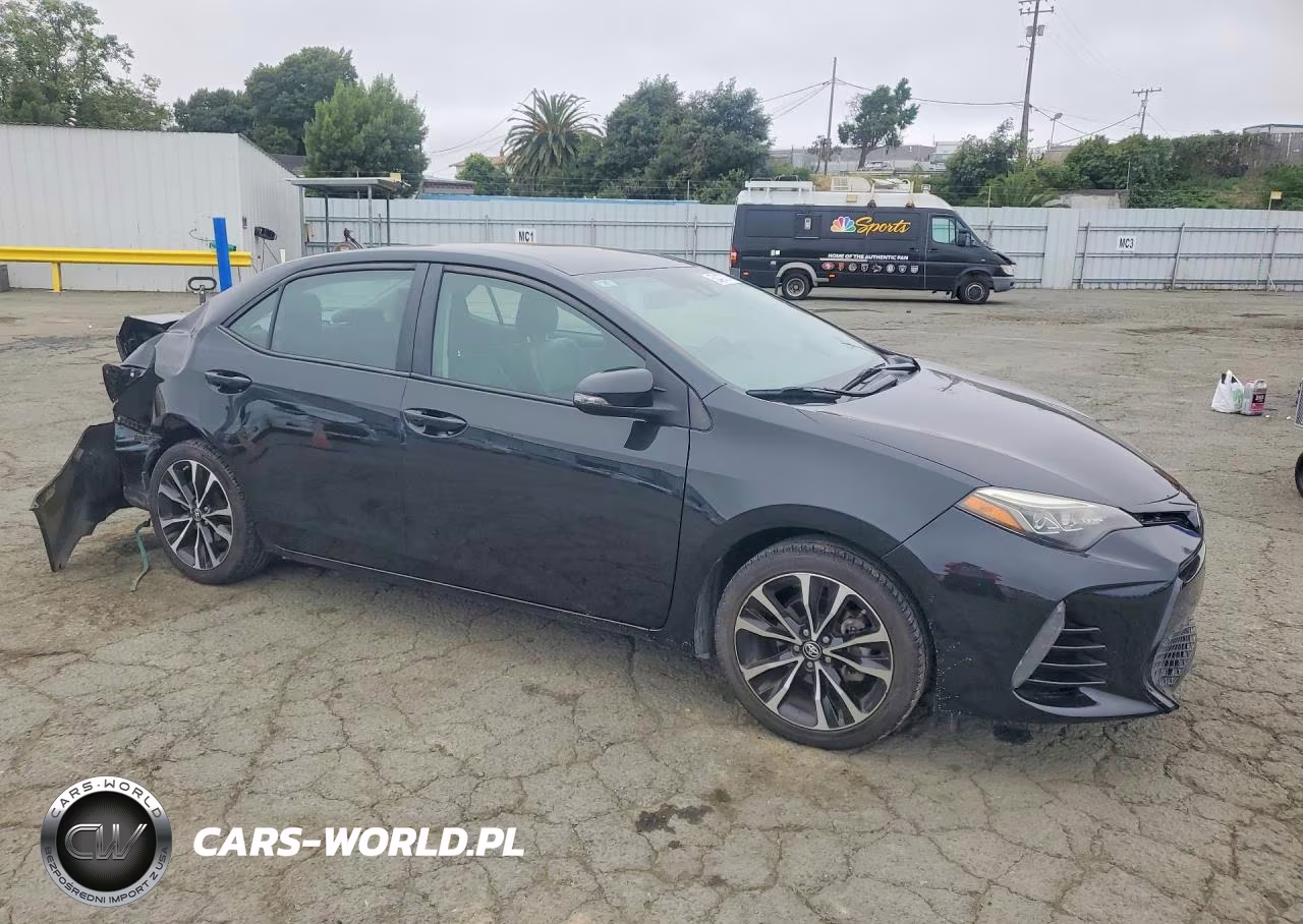 2018 Toyota Corolla Se VIN:2T1BURHE6JC078128 - 4