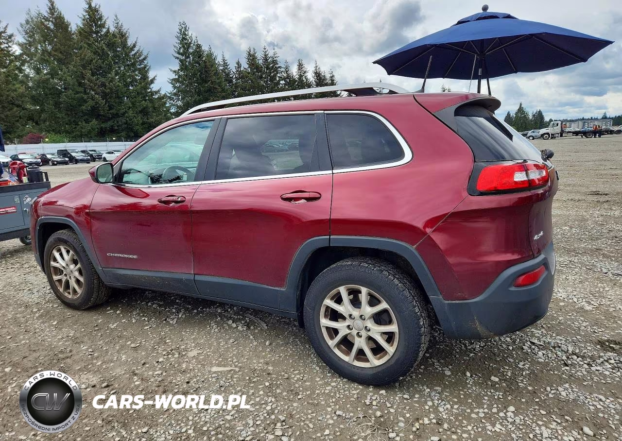 2018 Jeep Cherokee Latitude Plus VIN:1C4PJMLX9JD602806 - 2