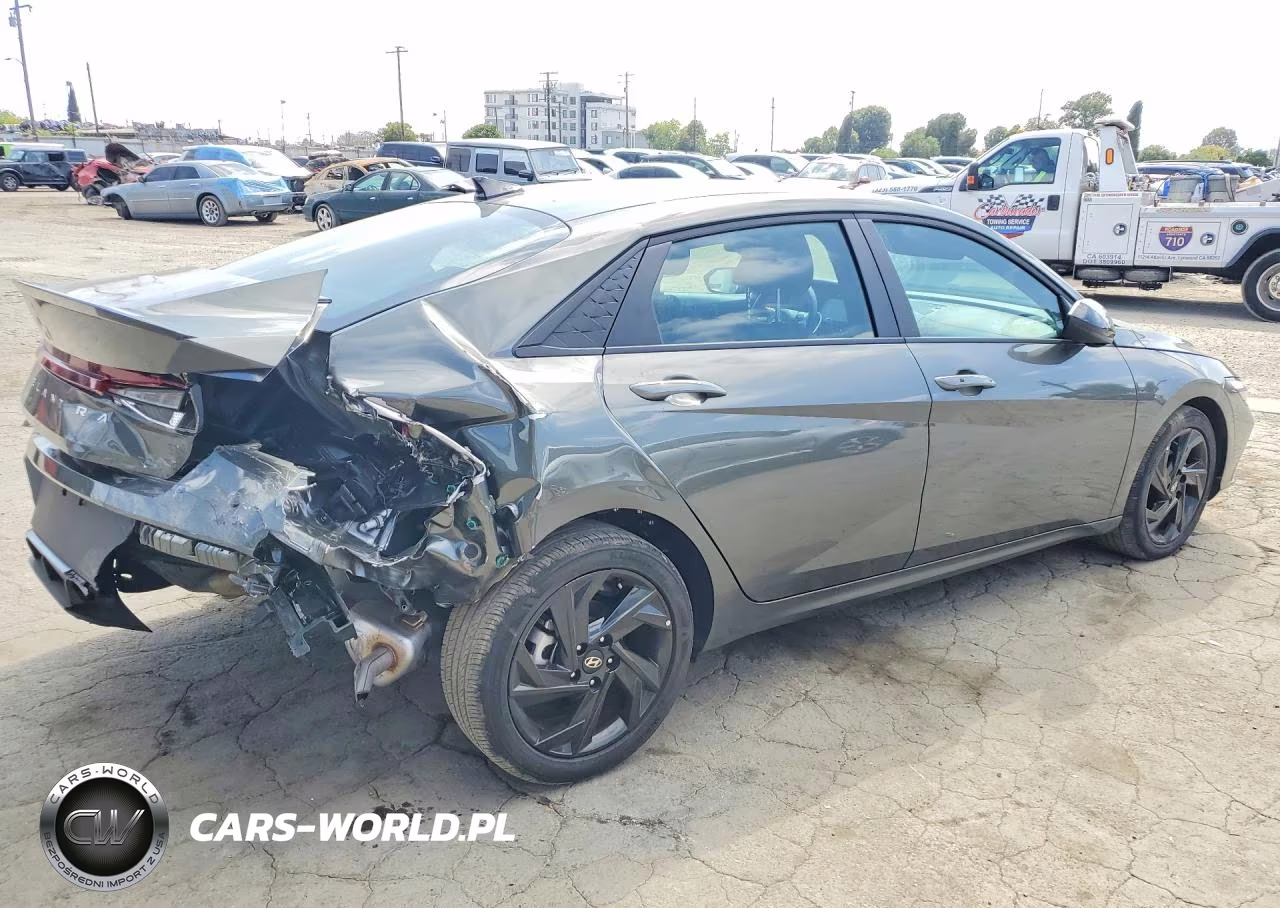 2026 Hyundai Elantra Sel Sport VIN:KMHLM4DG7TU144220 - 3