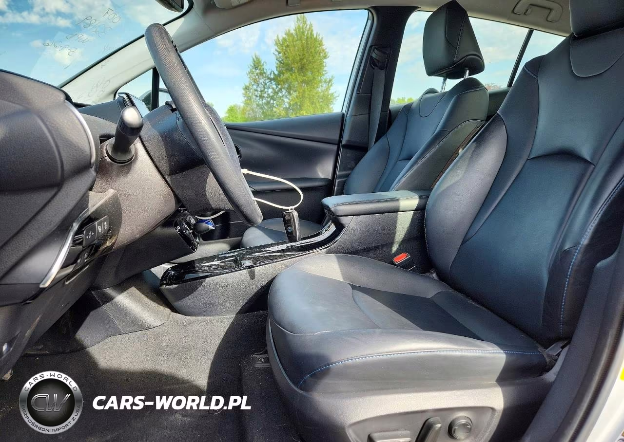 2019 Toyota Prius Limited VIN:JTDKARFU6K3072312 - 7