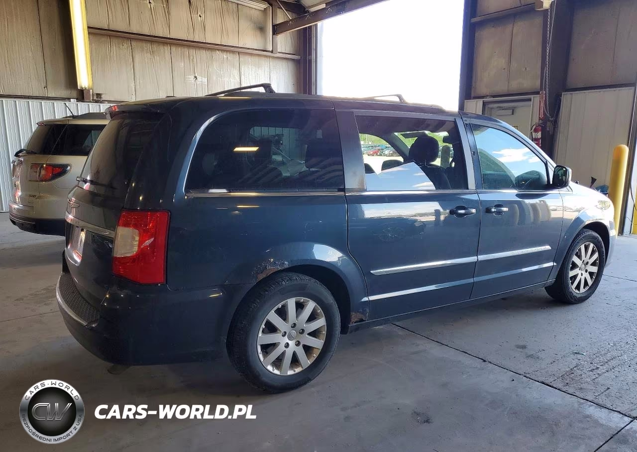 2013 Chrysler Town & Country Touring VIN:2C4RC1BG8DR632402 - 3