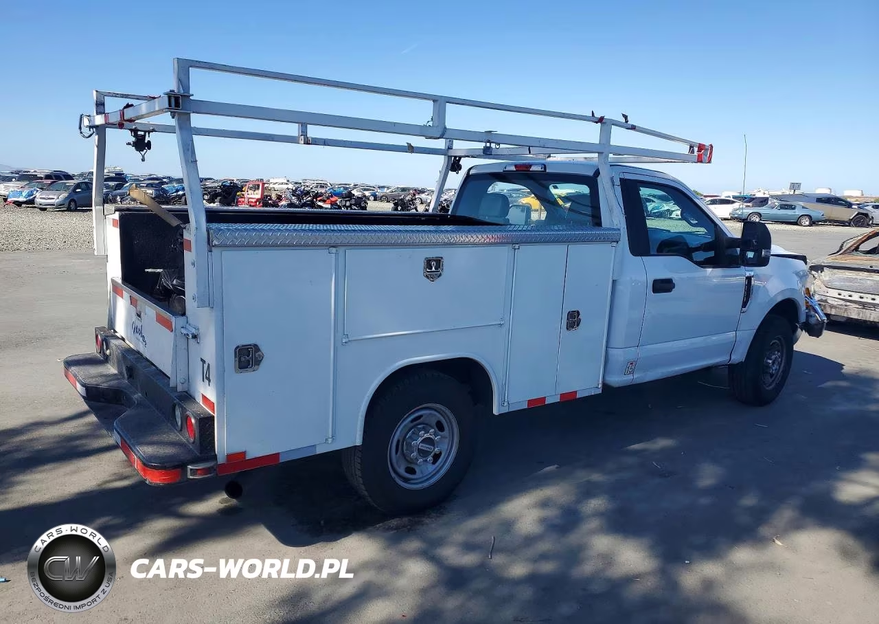 2017 Ford F250 Super Duty VIN:1FDBF2A67HEB30826 - 3