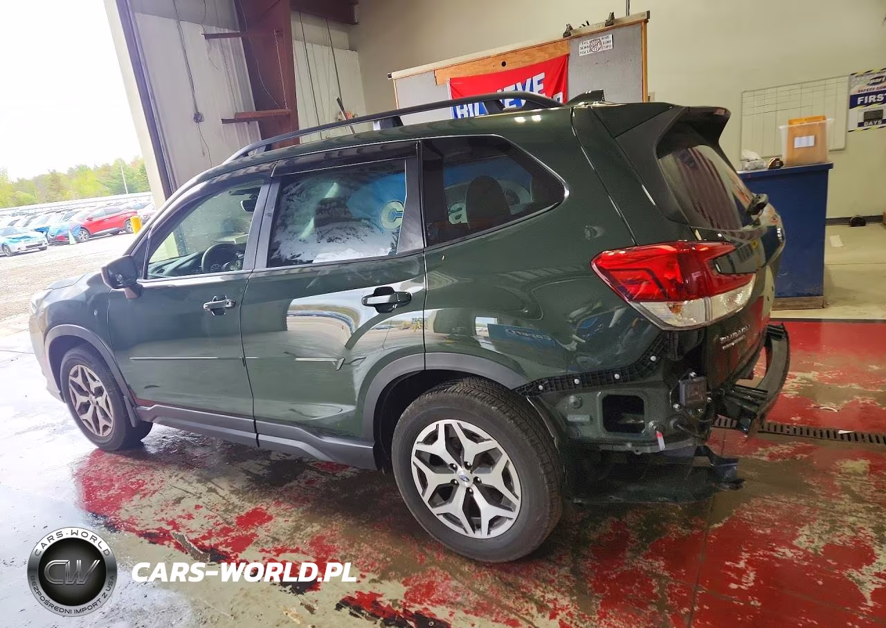 2023 Subaru Forester Premium VIN:JF2SKAEC4PH500591 - 2
