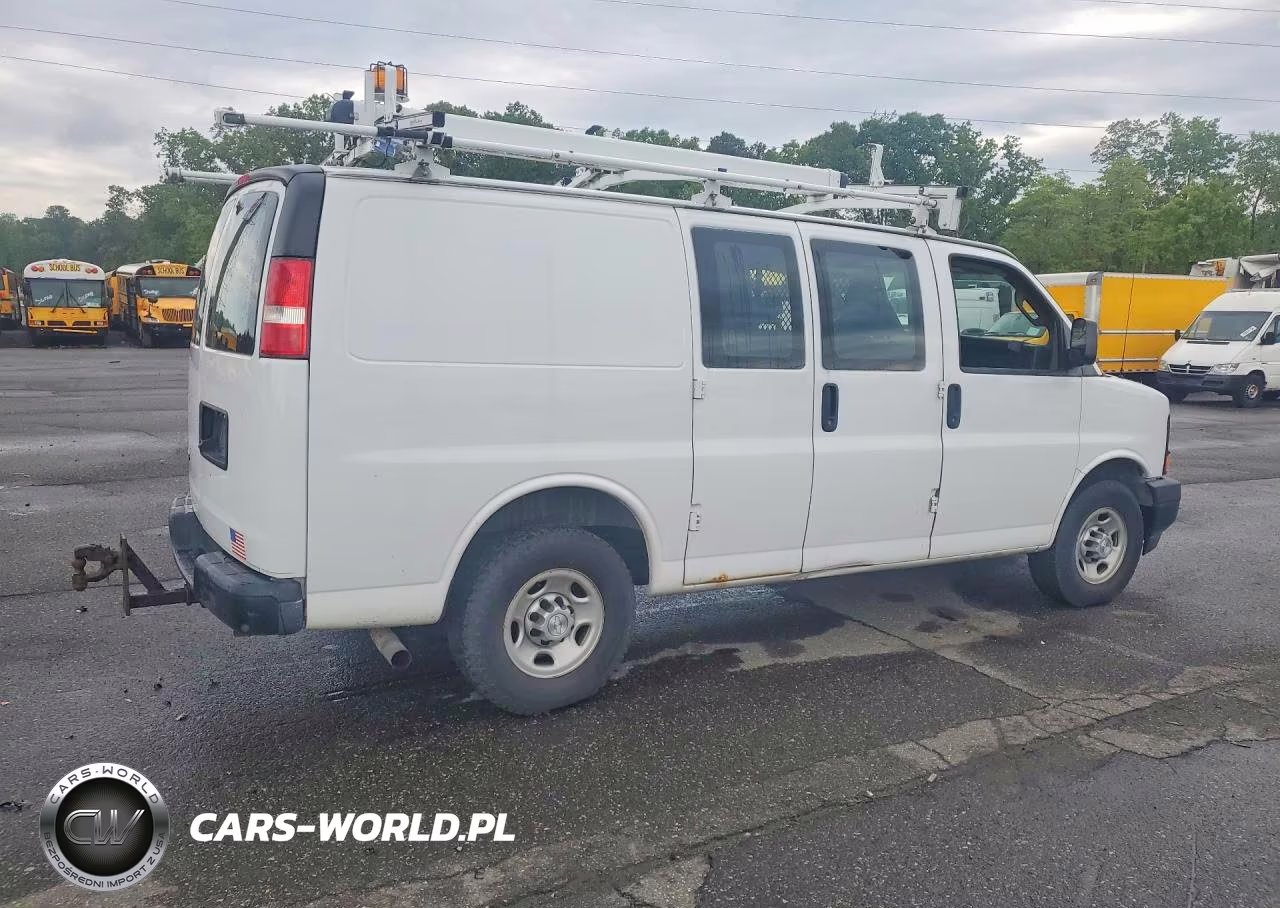 2017 Chevrolet Express G2500 VIN:1GCWGAFF1H1103098 - 3