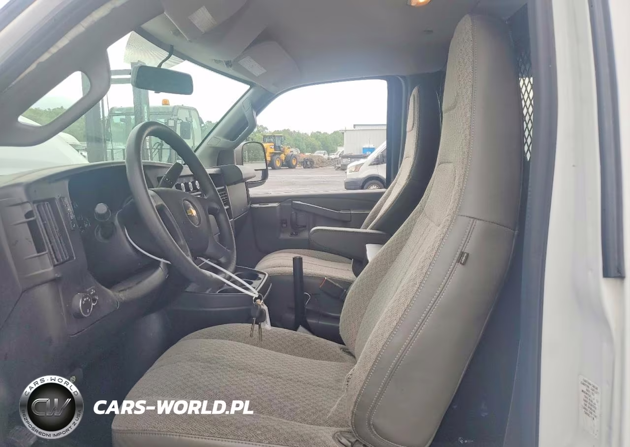 2017 Chevrolet Express G2500 VIN:1GCWGAFF1H1103098 - 7