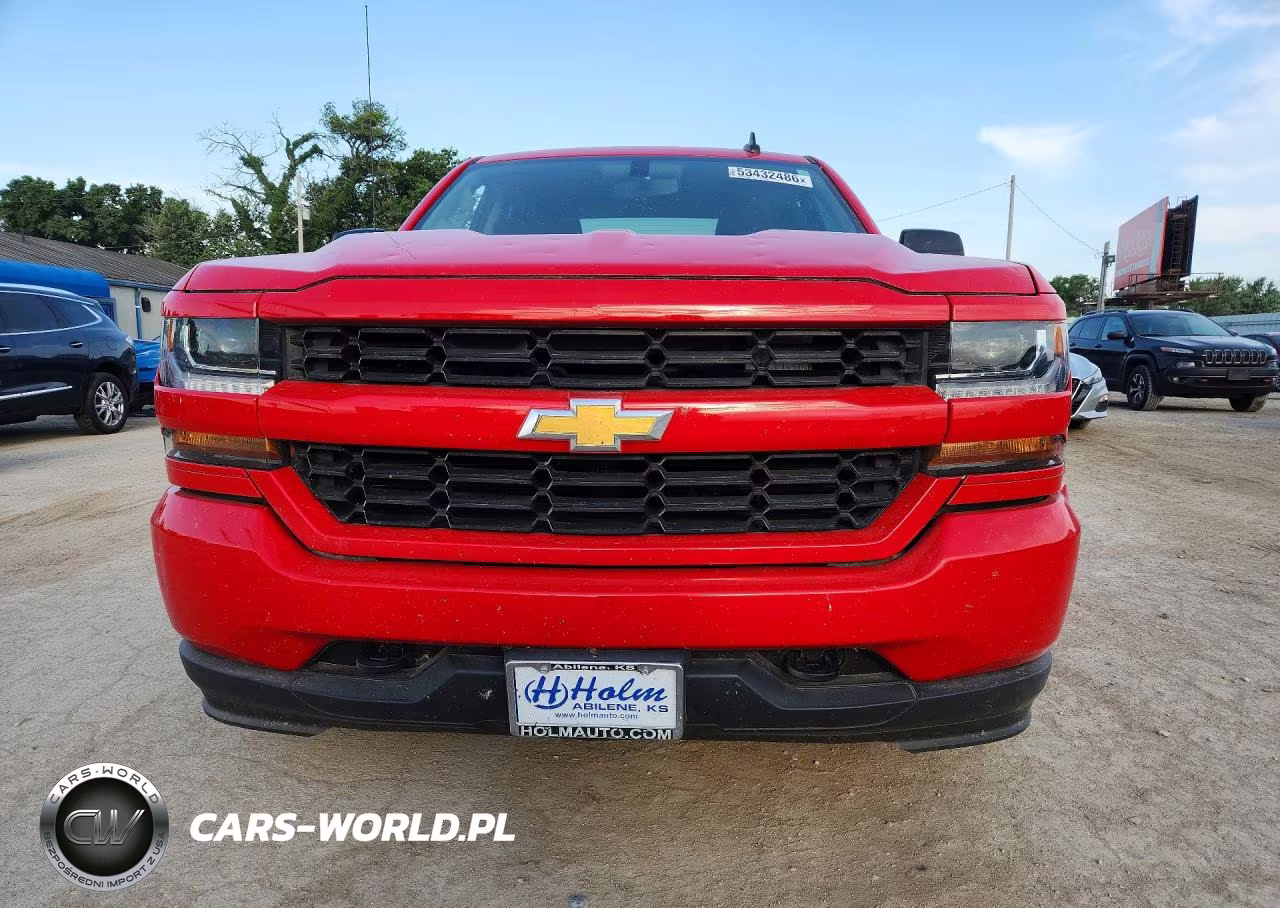 2018 Chevrolet Silverado C1500 Custom VIN:1GCRCPEC3JZ381267 - 5
