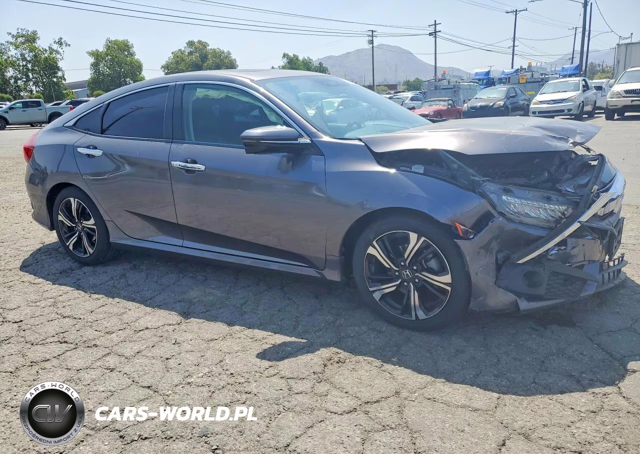 2018 Honda Civic Touring VIN:JHMFC1F91JX013361 - 4