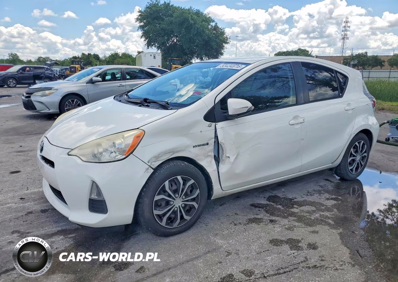 2013 Toyota Prius C Two – zdjęcie 1 z 12