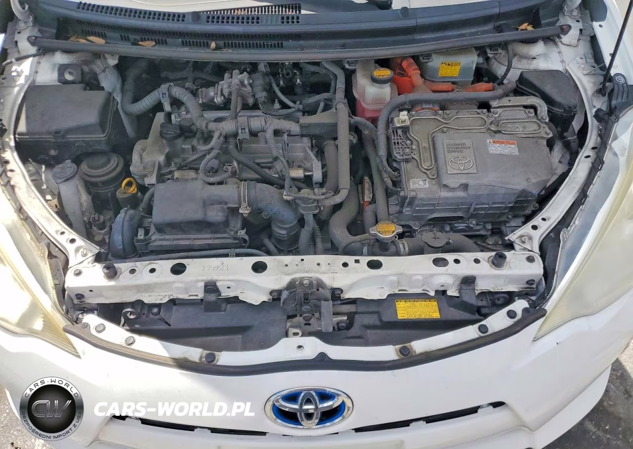 2013 Toyota Prius C Two VIN:JTDKDTB30D1043288 - 11