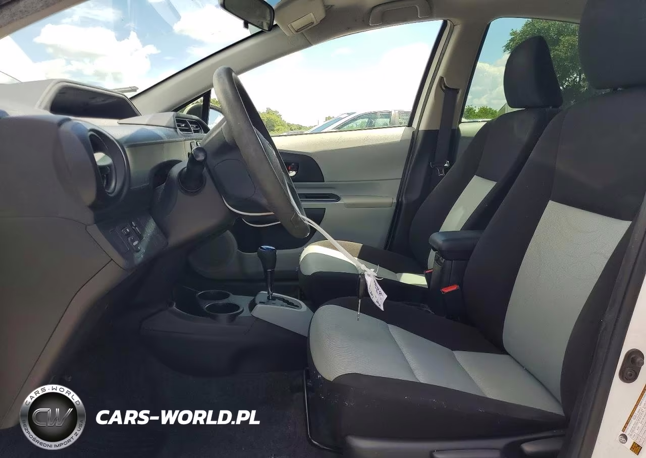2013 Toyota Prius C Two VIN:JTDKDTB30D1043288 - 7
