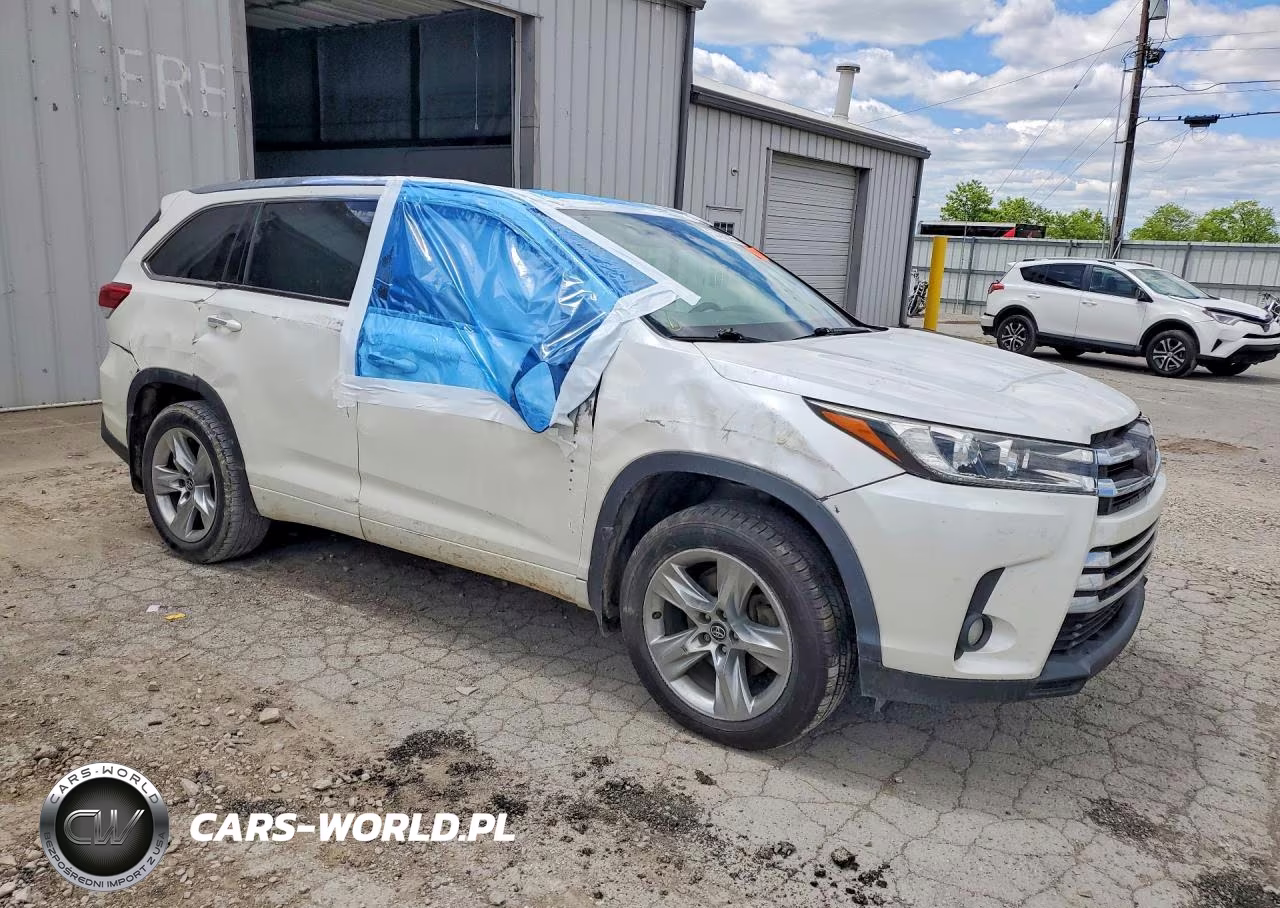 2018 Toyota Highlander Limited VIN:5TDDZRFH7JS907156 - 4