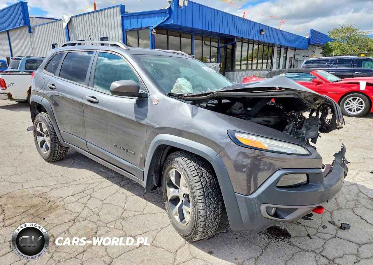 2015 Jeep Cherokee Trailhawk VIN:1C4PJMBS2FW786326 - 4