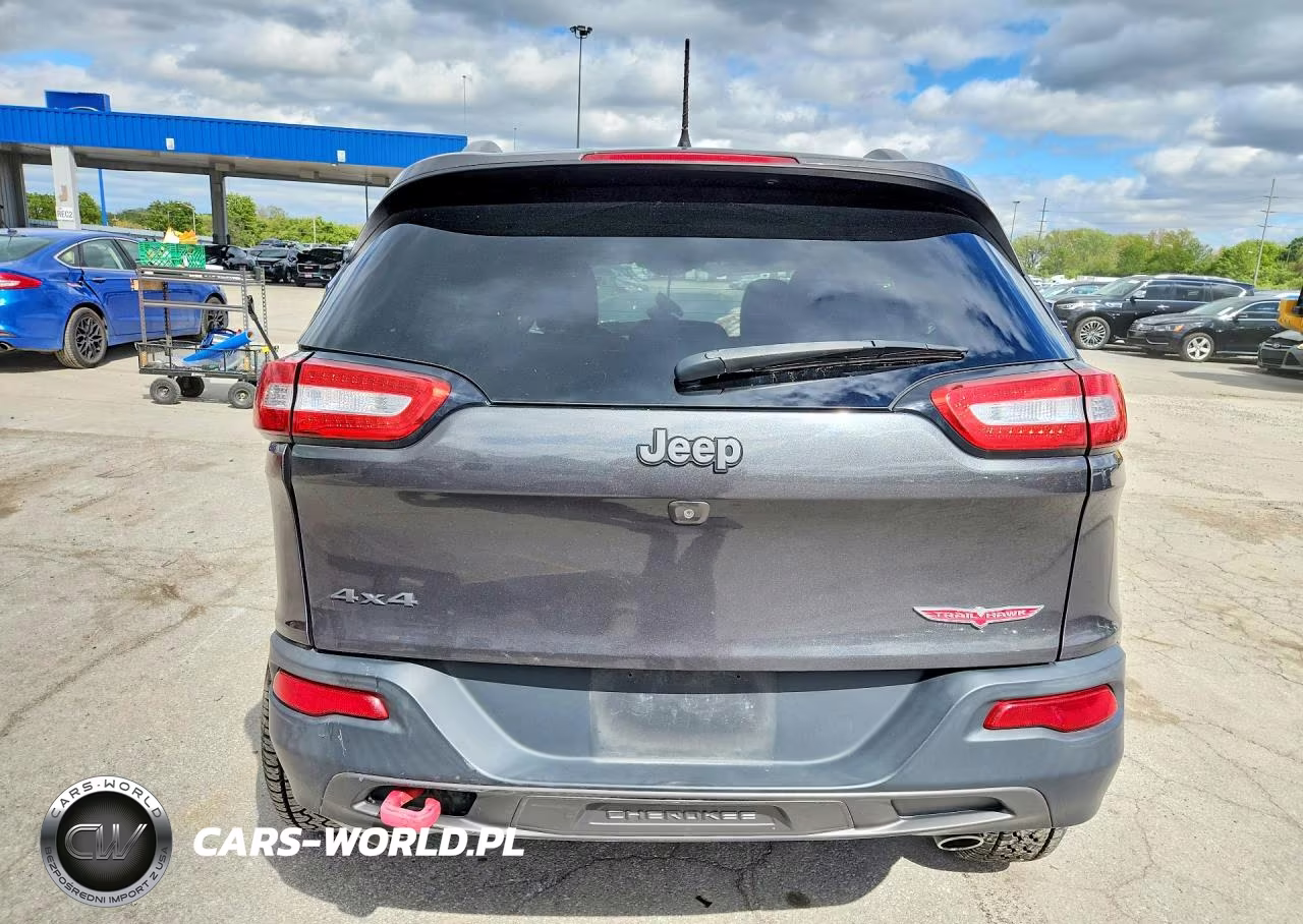 2015 Jeep Cherokee Trailhawk VIN:1C4PJMBS2FW786326 - 6