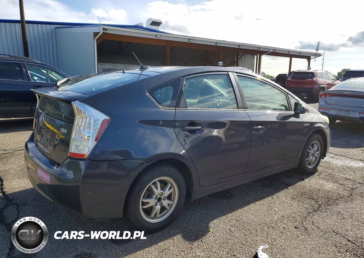 2011 Toyota Prius Four VIN:JTDKN3DUXB0325170 - 3