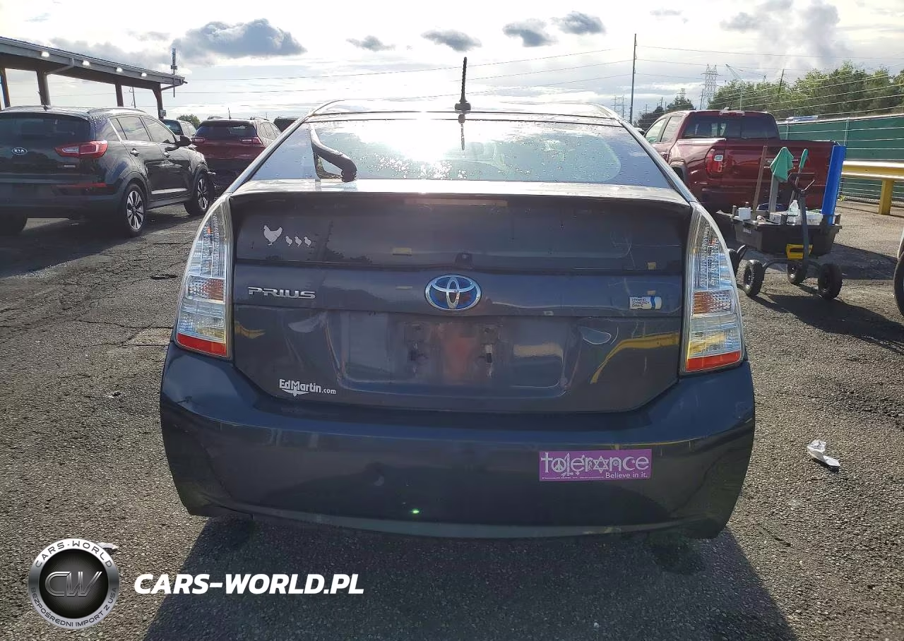 2011 Toyota Prius Four VIN:JTDKN3DUXB0325170 - 6