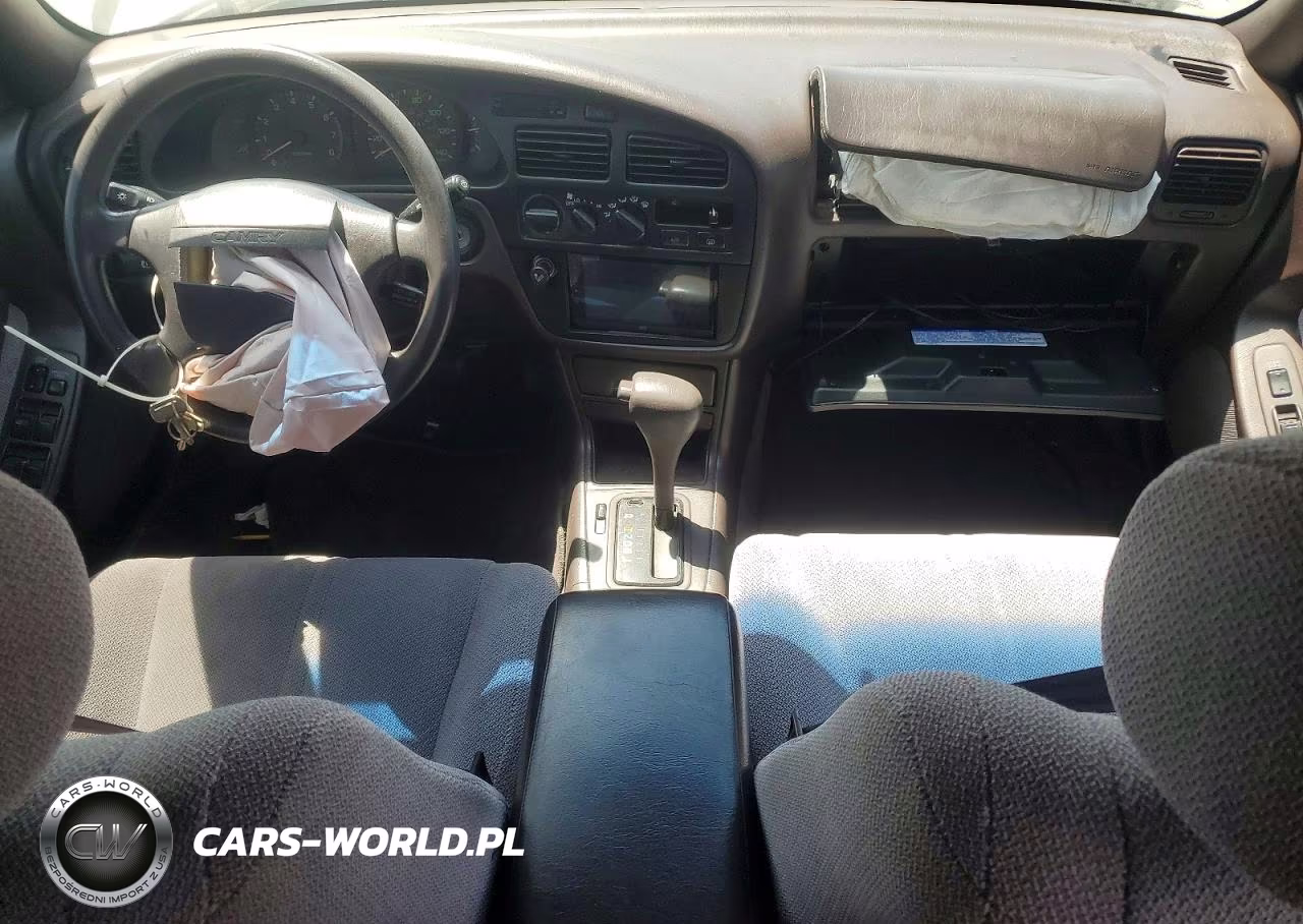 1994 Toyota Camry Le VIN:4T1GK12E5RU048666 - 8
