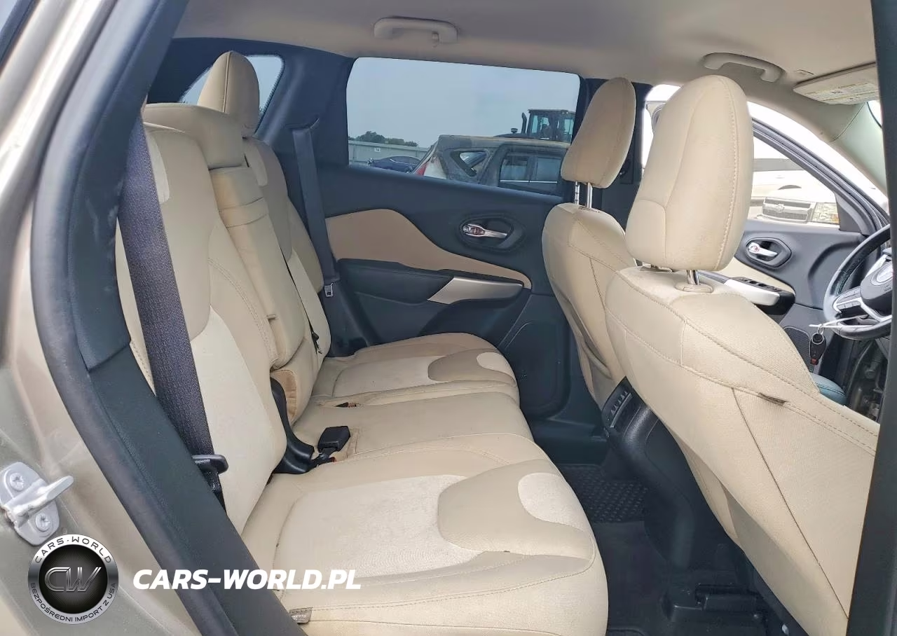 2018 Jeep Cherokee Latitude VIN:1C4PJLCXXJD606017 - 11