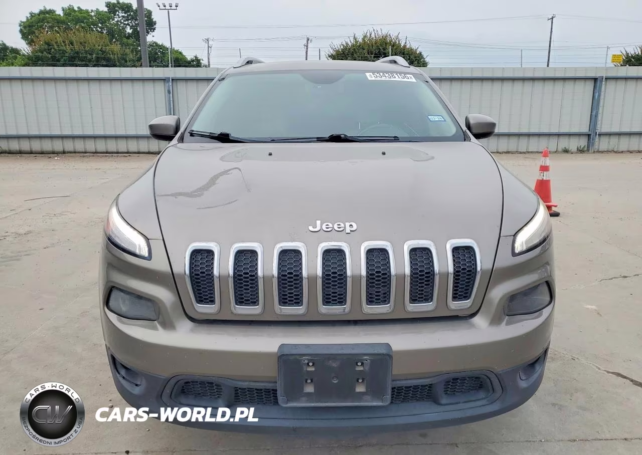 2018 Jeep Cherokee Latitude VIN:1C4PJLCXXJD606017 - 5