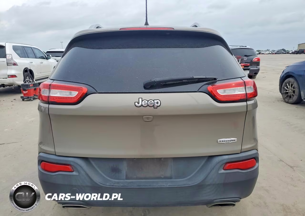 2018 Jeep Cherokee Latitude VIN:1C4PJLCXXJD606017 - 6