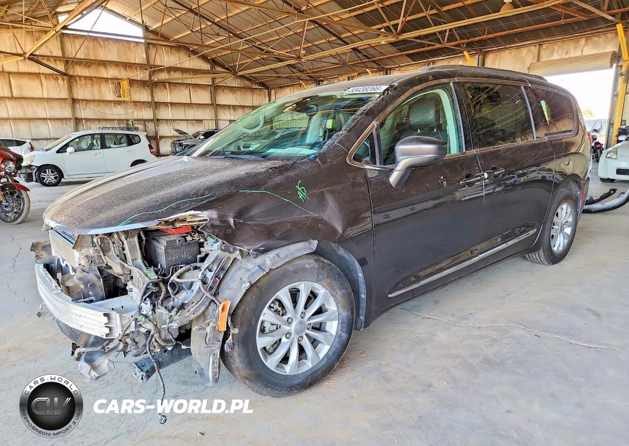 2019 Chrysler Pacifica Touring L – zdjęcie 1 z 14