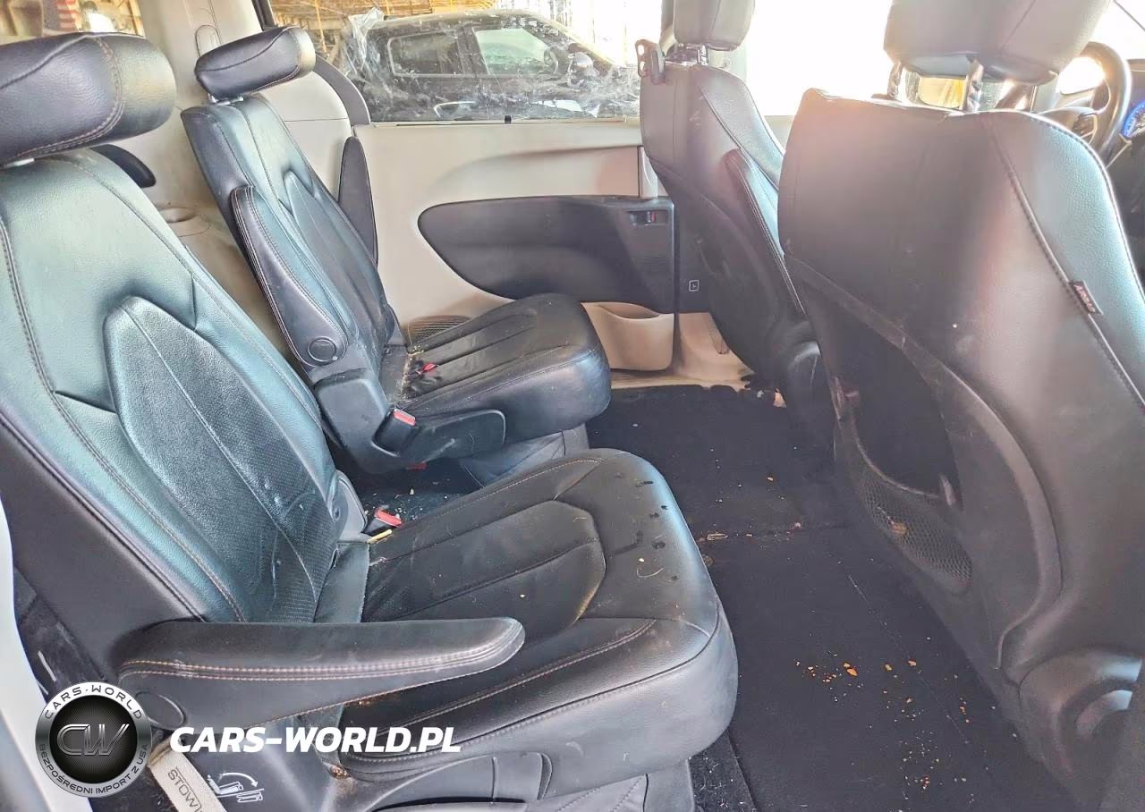 2019 Chrysler Pacifica Touring L VIN:2C4RC1BG4KR698247 - 11