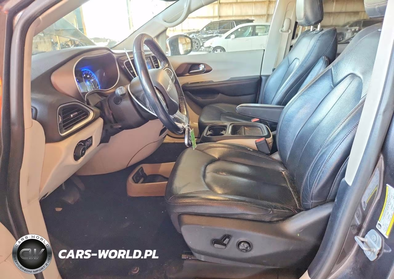 2019 Chrysler Pacifica Touring L VIN:2C4RC1BG4KR698247 - 7