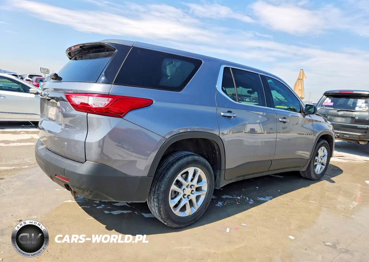 2020 Chevrolet Traverse Ls VIN:1GNERFKW5LJ256947 - 3