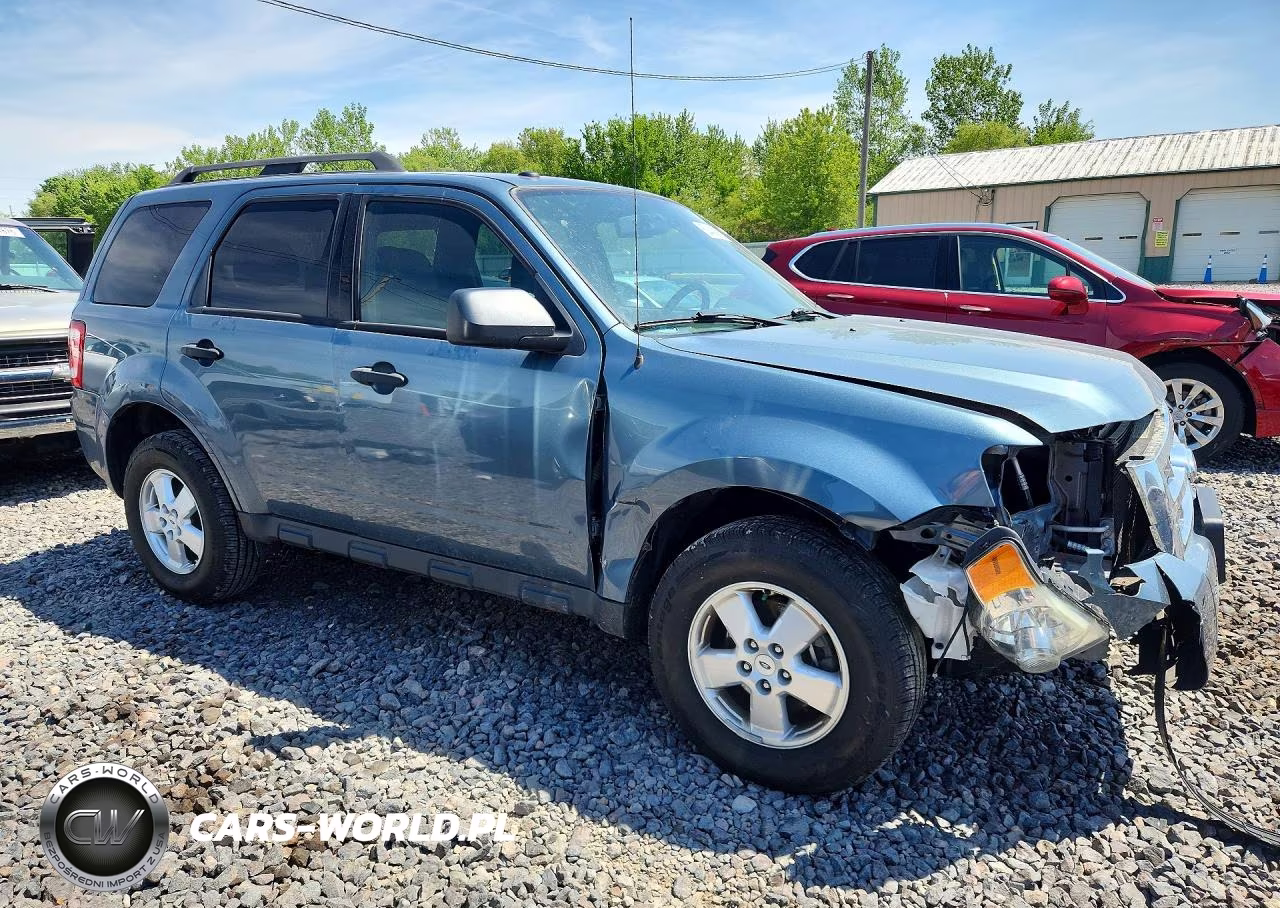 2010 Ford Escape Xlt VIN:1FMCU0D75AKD45809 - 4