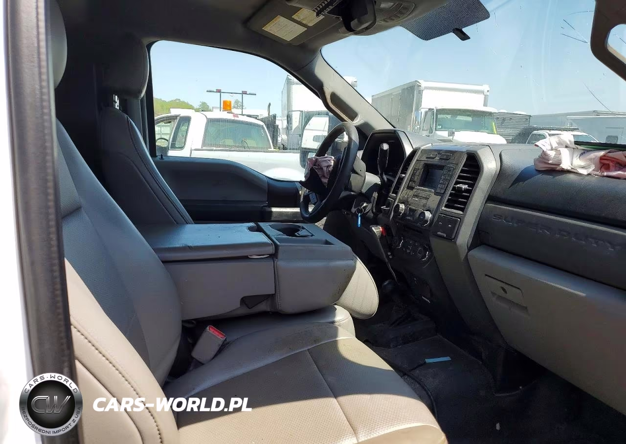 2017 Ford F550 Super Duty Dump Truck VIN:1FDUF5HY1HEE37068 - 11