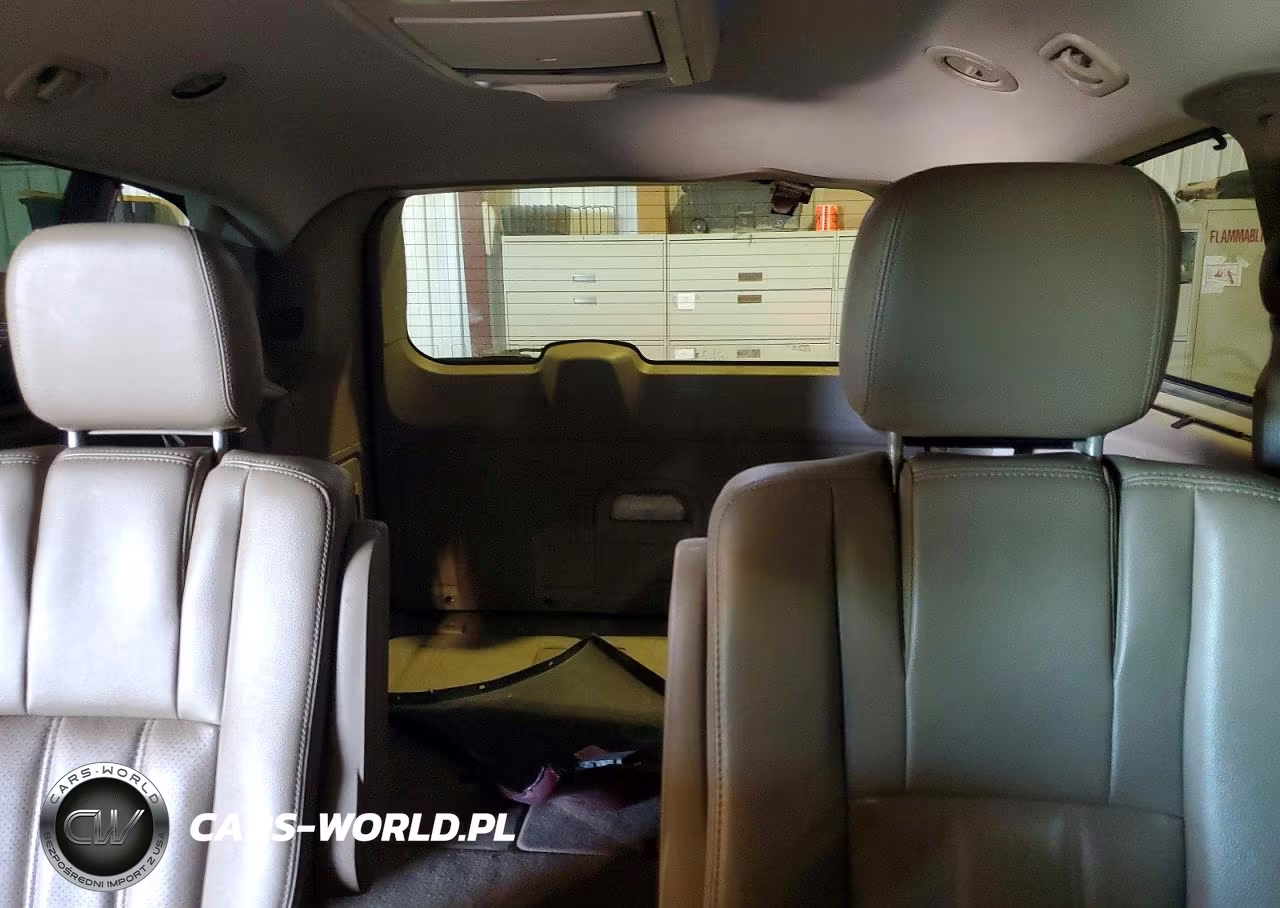 2013 Chrysler Town & Country Touring L VIN:2C4RC1CG3DR646593 - 10