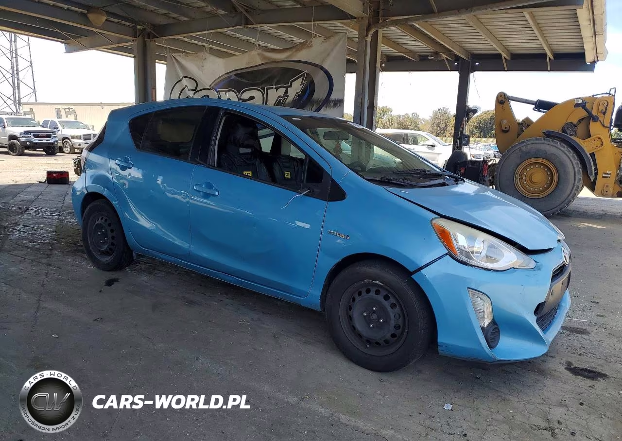 2015 Toyota Prius C One VIN:JTDKDTB33F1091600 - 4