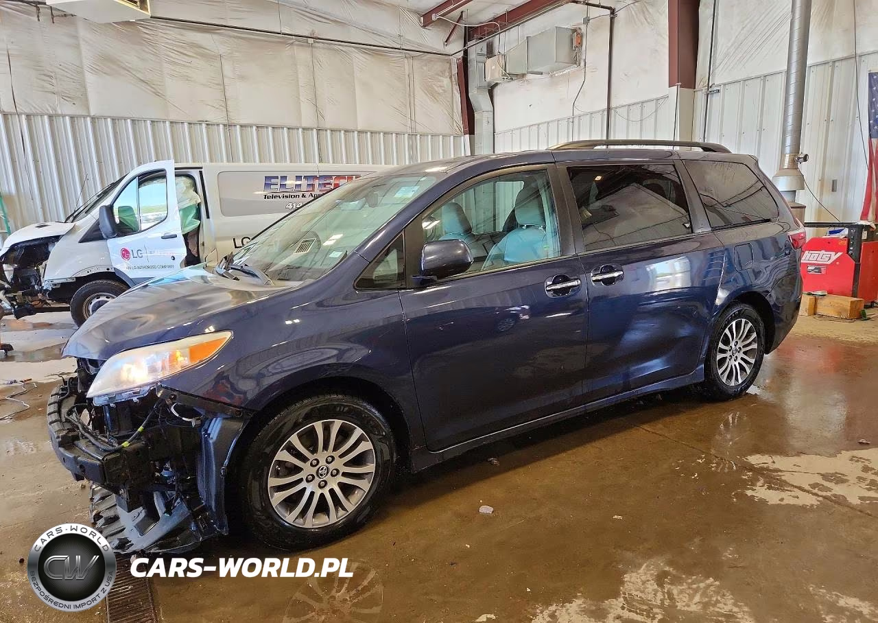 2018 Toyota Sienna Xle 8-Passenger