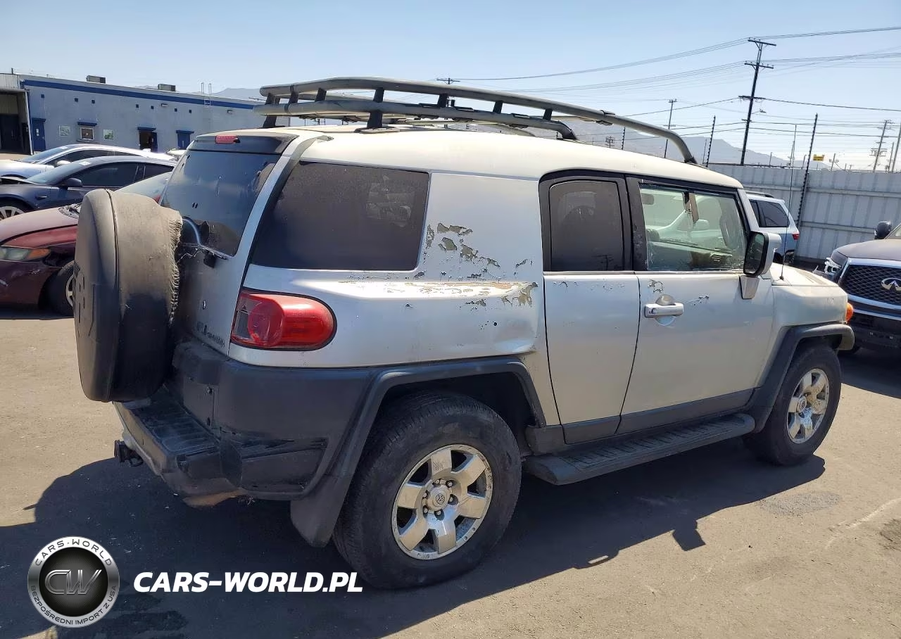 2007 Toyota Fj Cruiser Base VIN:JTEZU11FX70012120 - 3