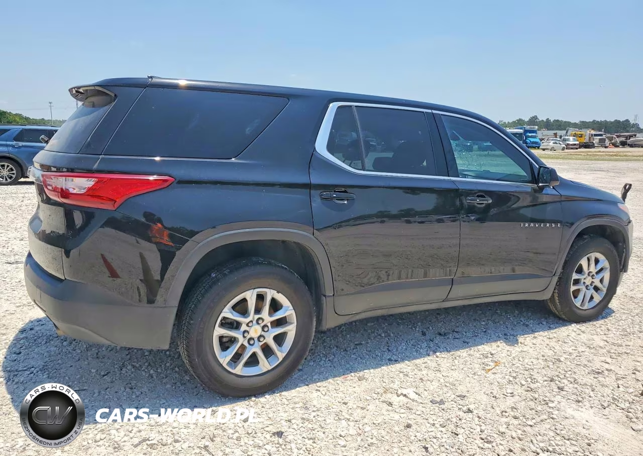 2019 Chevrolet Traverse Ls VIN:1GNERFKW9KJ121937 - 3