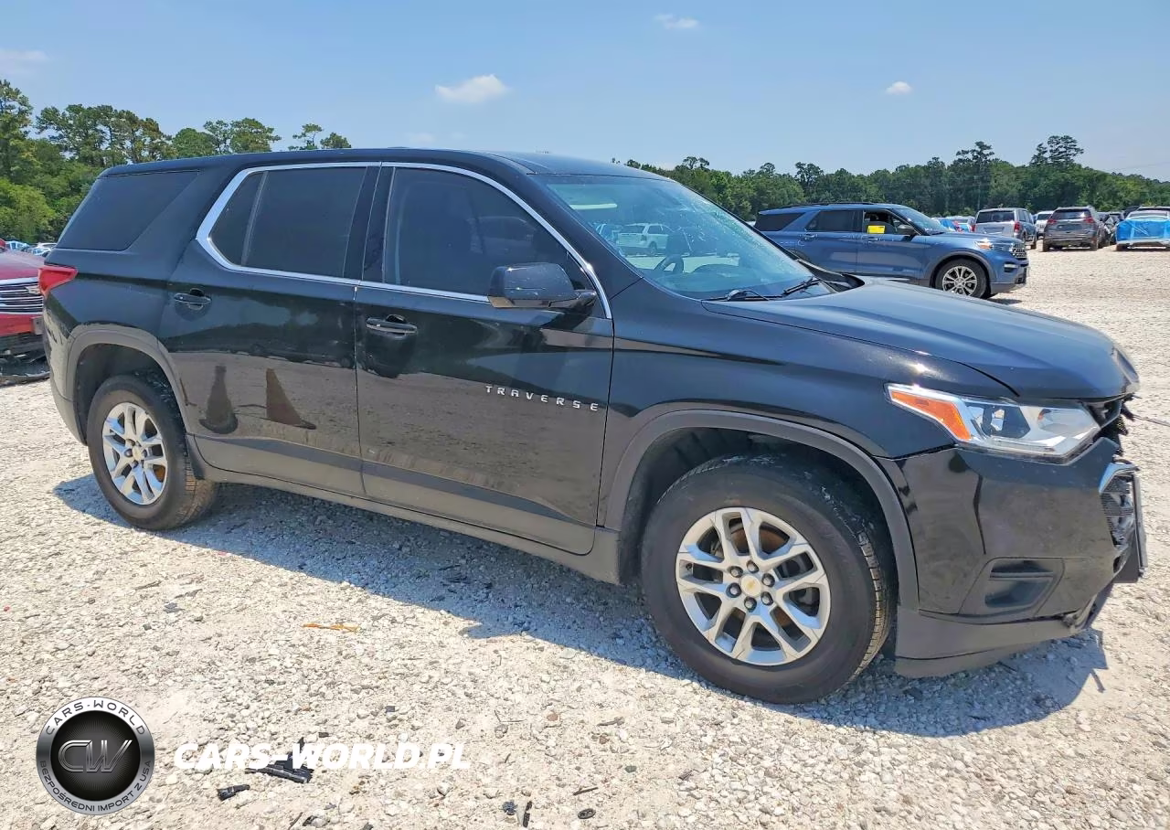 2019 Chevrolet Traverse Ls VIN:1GNERFKW9KJ121937 - 4